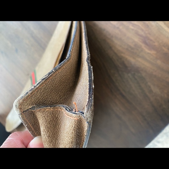 SOLD 1970s Vintage Gucci Portfolio Clutch Purse - Picture 5 of 14